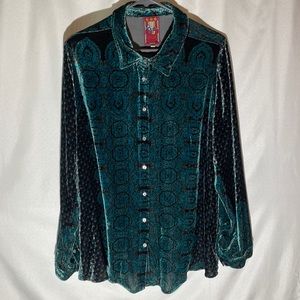 Johnny Was button up top (sz L). Green velvet design.